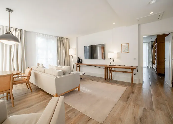 Отель Hyatt Regency Chantilly 4*